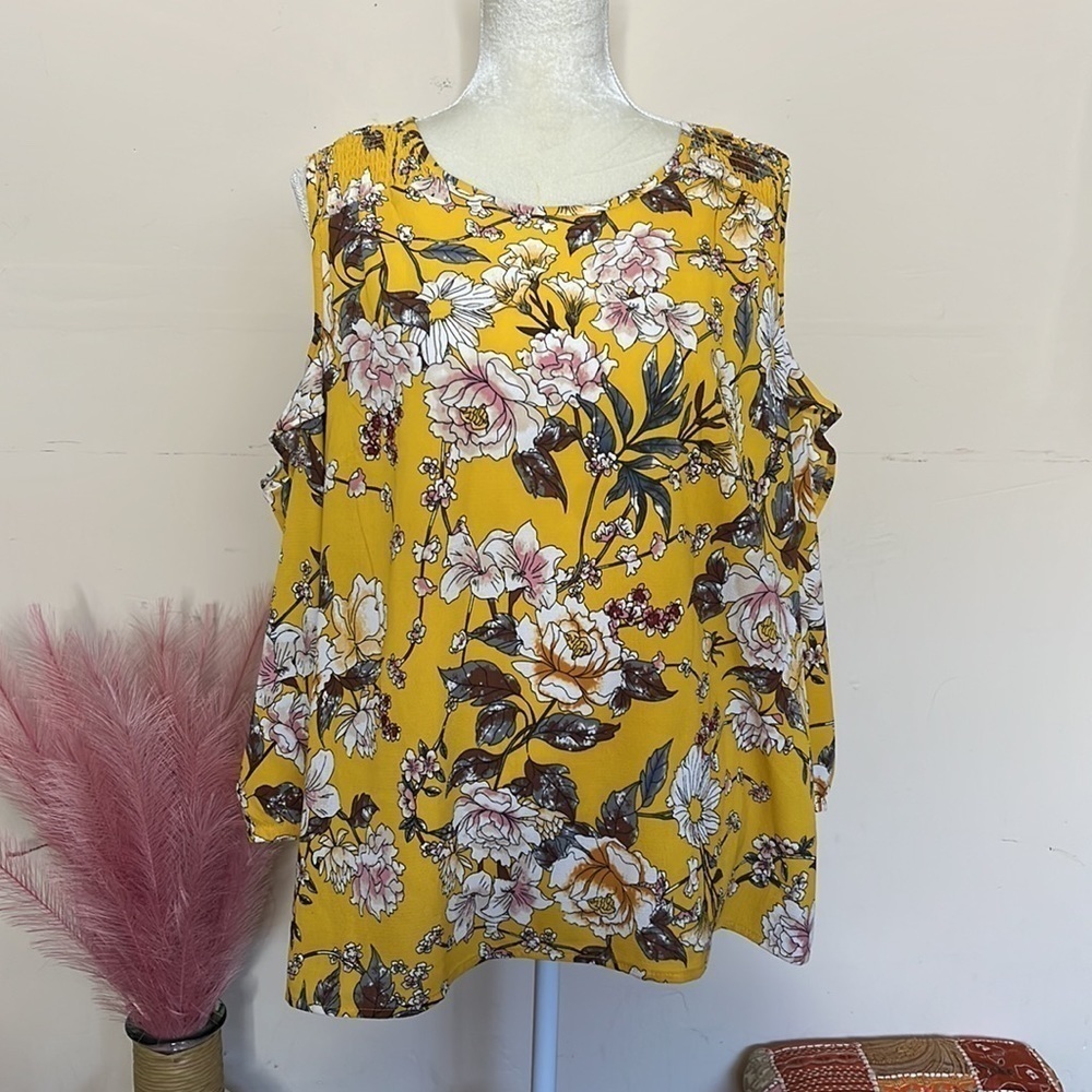 Roz & ali • floral cold shoulder top